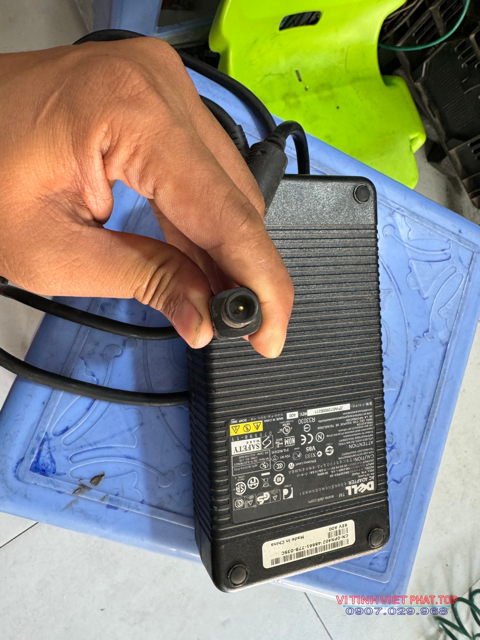 Adapter Dell 230w (19.5v-11,8A) dùng cho Dell XPS M1730 (Model: DA230PS0-00)