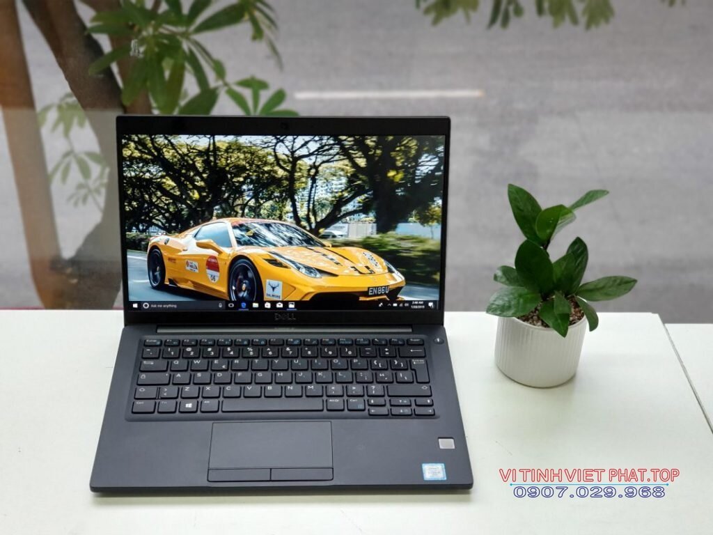 Laptop USA dell E7390 i7 th8 ram 16gb